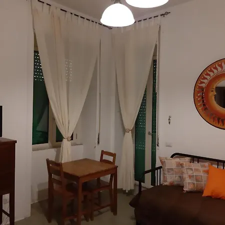 Dietro La Luna Alojamento de Acomodação e Pequeno-almoço Torre del Greco