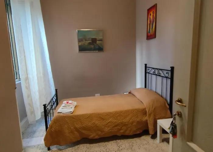 Dietro La Luna Bed & Breakfast 3*