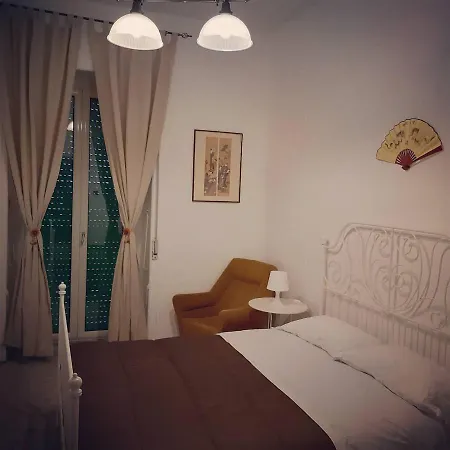 Dietro La Luna Alojamento de Acomodação e Pequeno-almoço Torre del Greco