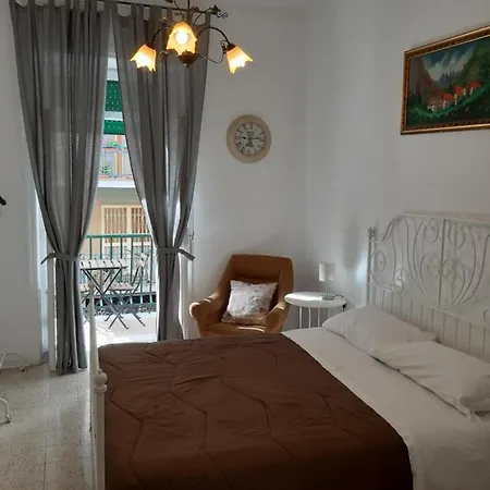 Dietro La Luna Bed & Breakfast Torre del Greco