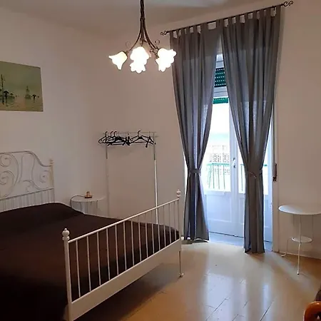 Dietro La Luna Bed & Breakfast Torre del Greco