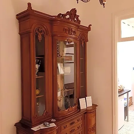 Dietro La Luna Bed & Breakfast 3*