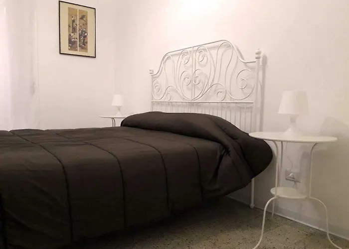 Dietro La Luna Bed & Breakfast 3*